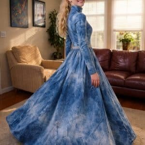 She Was Told No to a Prom Dress — So Her Little Brother Did Something That Left an Entire Gym in Tears