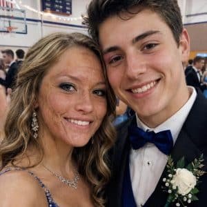 A BOY ASKED ME TO DANCE AT PROM WHEN EVERYONE ELSE LOOKED AWAY — THE NEXT MORNING, HIS PARENTS ARRIVED AT MY DOOR WITH THE POLICE