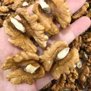 Doctors Have Been Saying This for Years — Here's What Eating a Handful of Walnuts Every Day Actually Does to Your Body